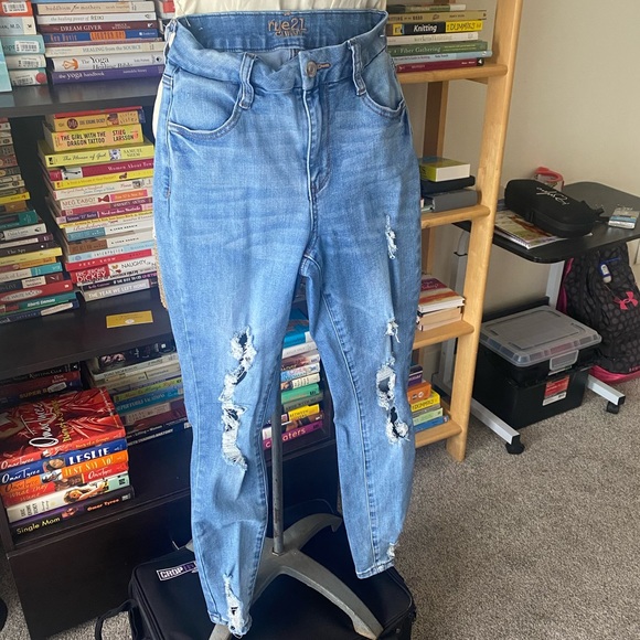 Rue 21 Curvy Jeans - Picture 3 of 6